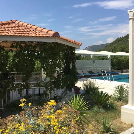 Pax Maris Villa *
