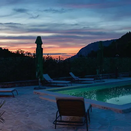 Pax Maris Villa *