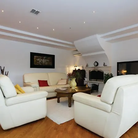 Pax Maris Villa *