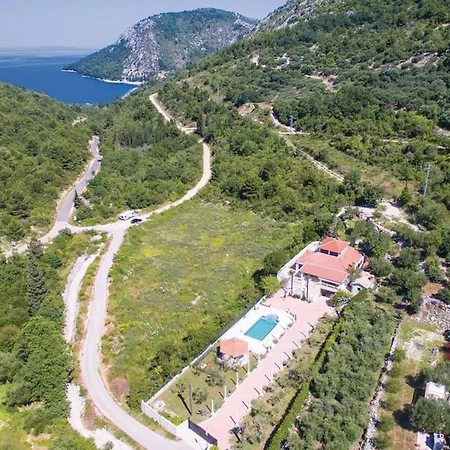 Pax Maris Villa *