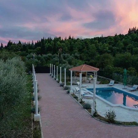 Βίλα Pax Maris *